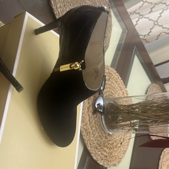 Michael Kors Bootie - Picture 2 of 8